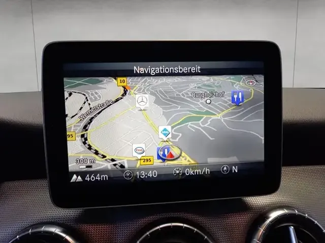 Mercedes-Benz CLA 200