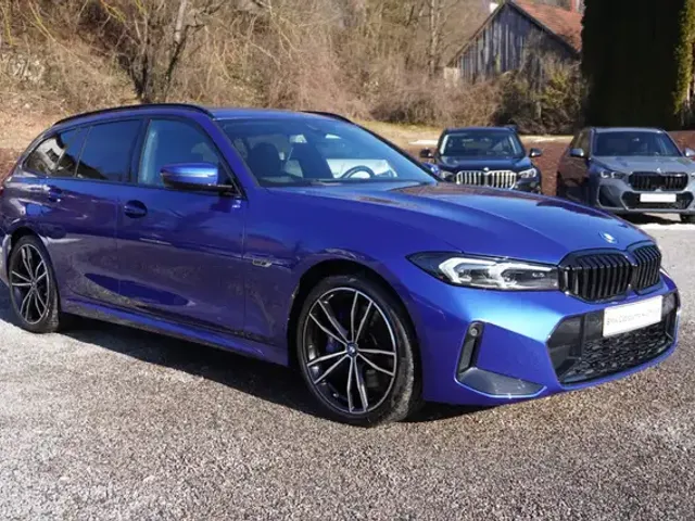 BMW 330