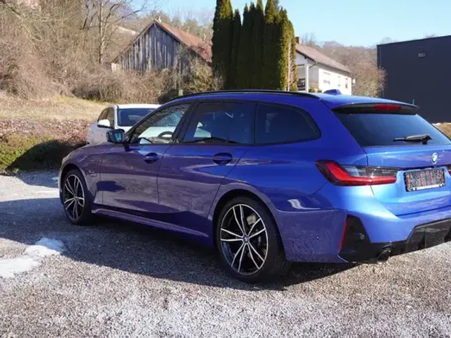 BMW 330