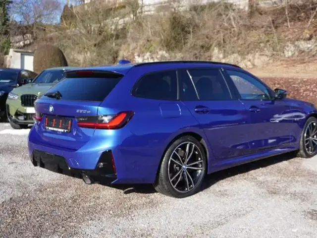 BMW 330