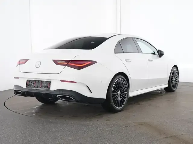 Mercedes-Benz CLA 200