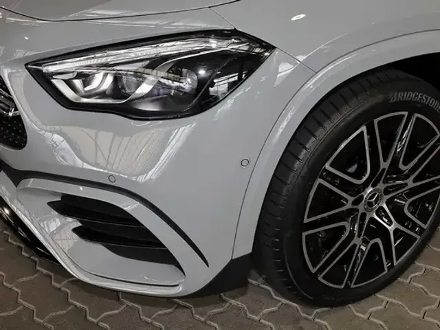 Mercedes-Benz GLA 200