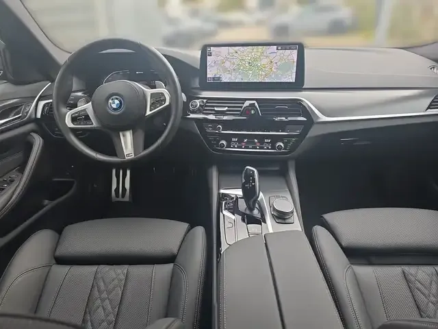 BMW 530