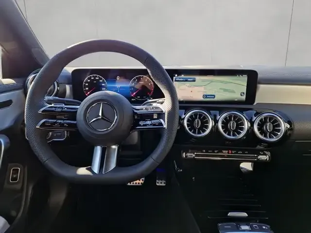Mercedes-Benz CLA 200