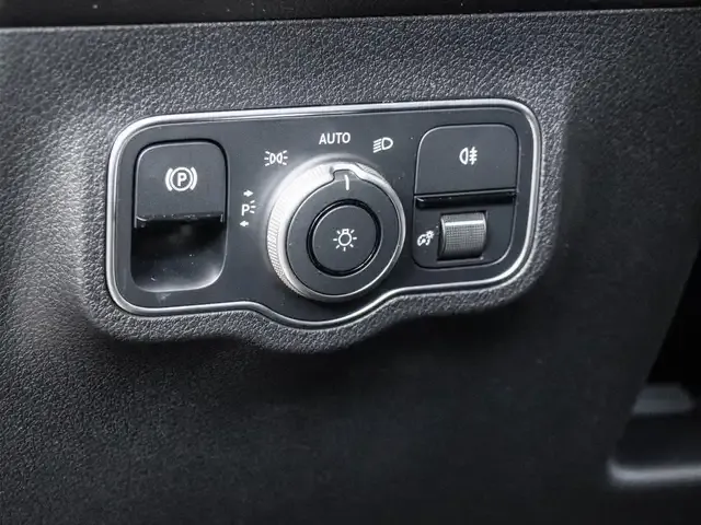 Mercedes-Benz GLB 180