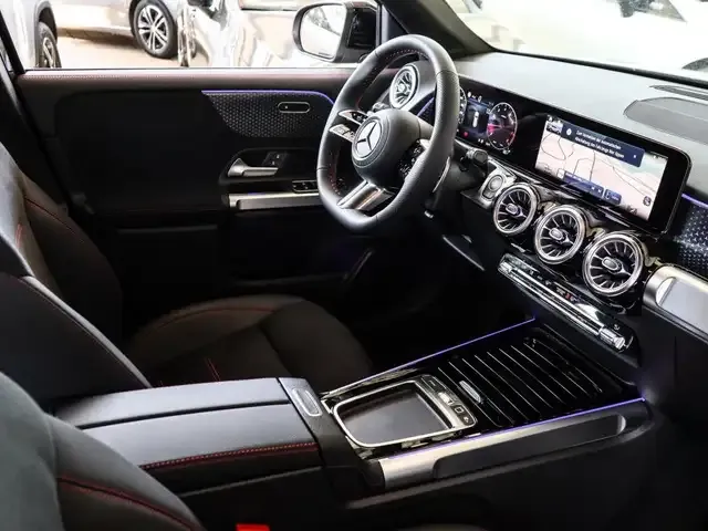 Mercedes-Benz GLB 180
