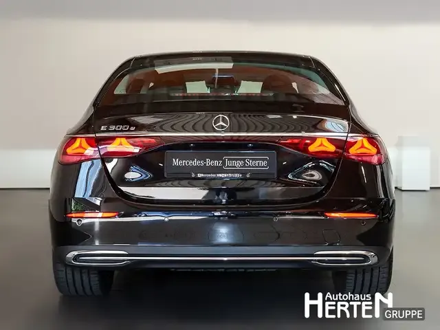 Mercedes-Benz E 300