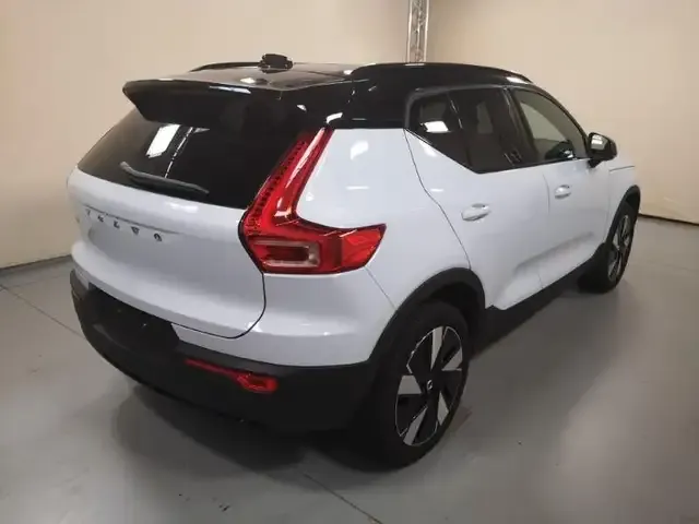 Volvo EX40