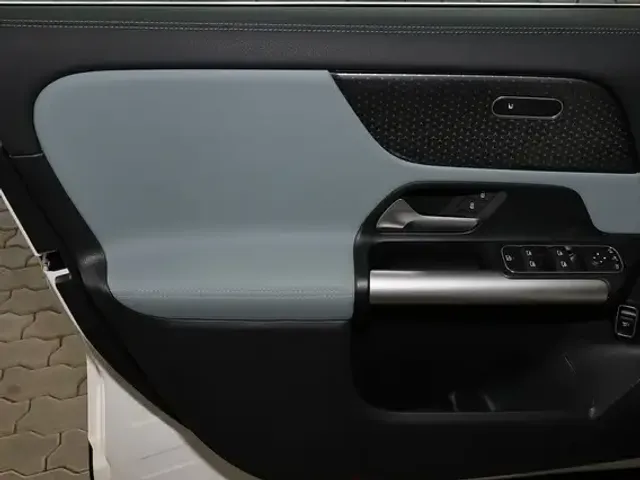 Mercedes-Benz GLA 220