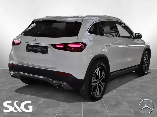 Mercedes-Benz GLA 220