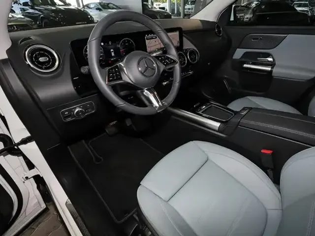 Mercedes-Benz GLA 220