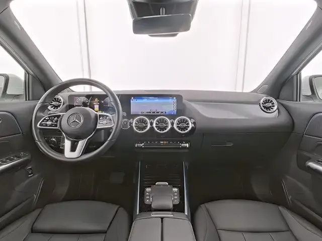 Mercedes-Benz EQA 300