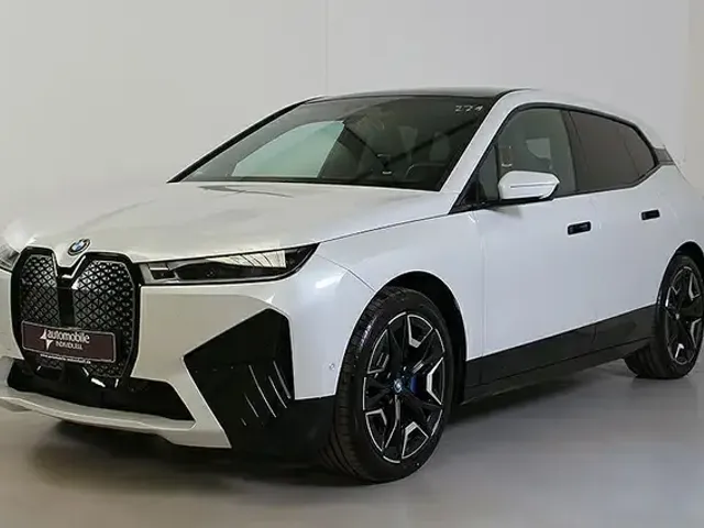 BMW iX