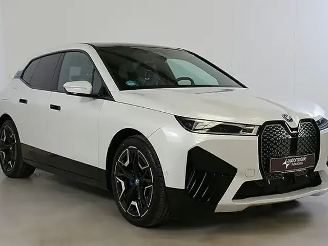 BMW iX