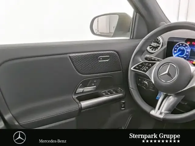 Mercedes-Benz EQA 300