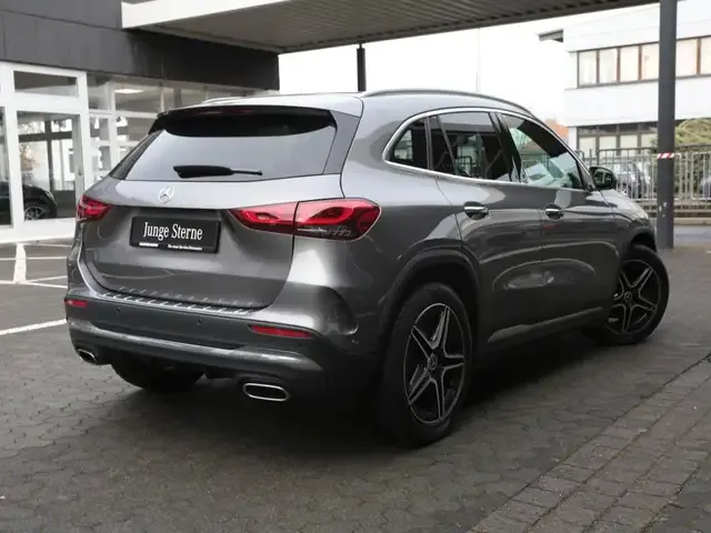 Mercedes-Benz GLA 250