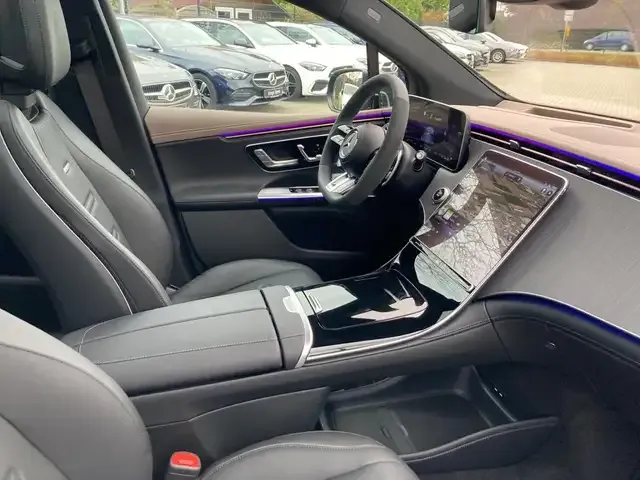 Mercedes-Benz EQE SUV