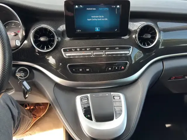 Mercedes-Benz V 220