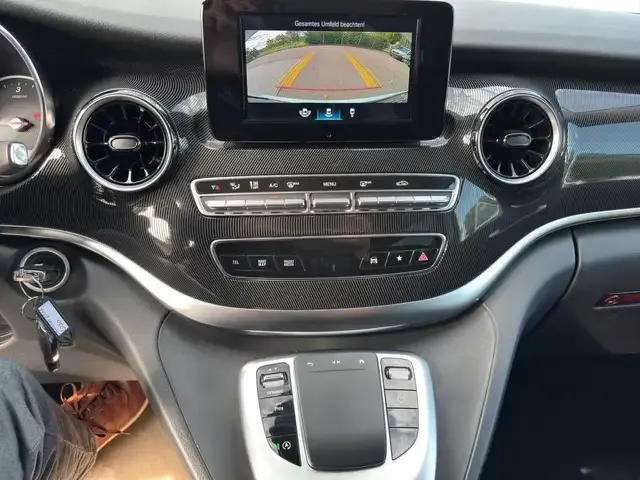 Mercedes-Benz V 220