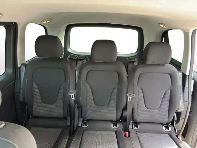 Mercedes-Benz V 220
