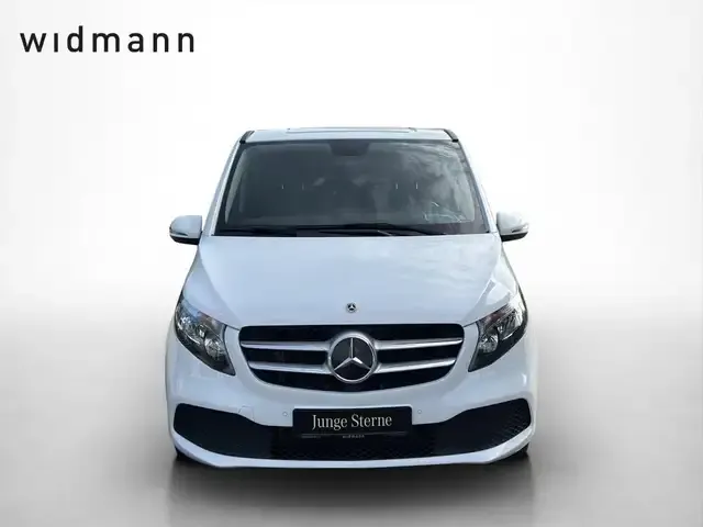 Mercedes-Benz V 220
