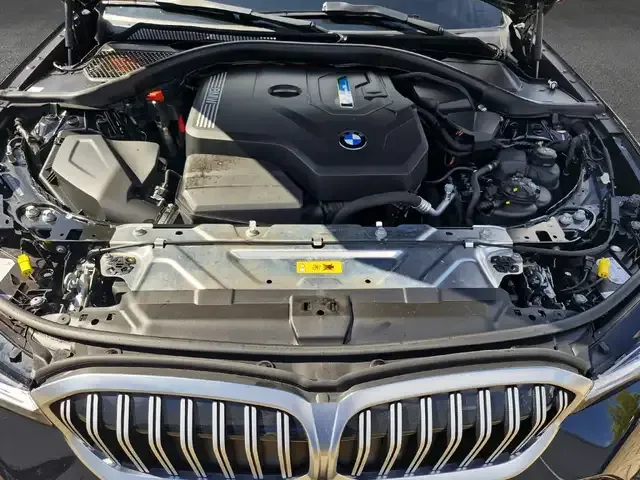 BMW 330