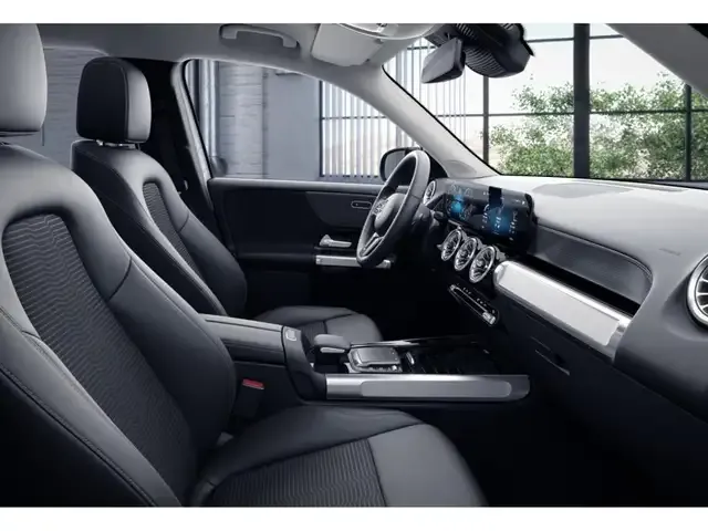 Mercedes-Benz GLB 220