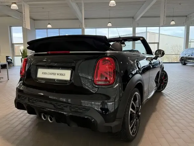 MINI John Cooper Works Cabrio