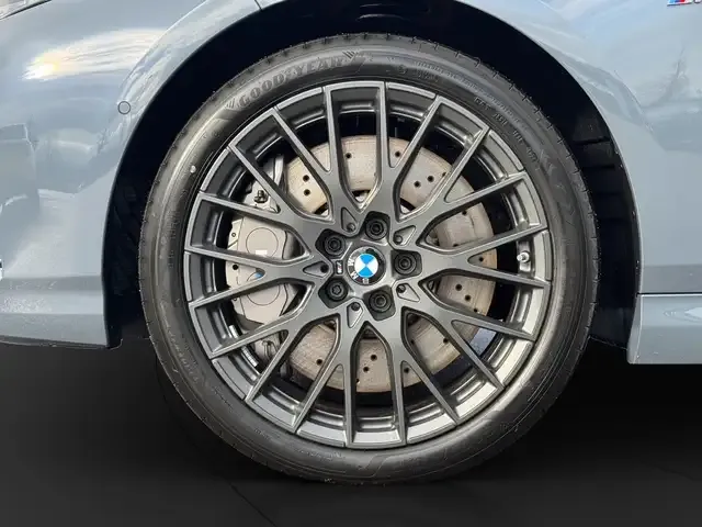 BMW 235