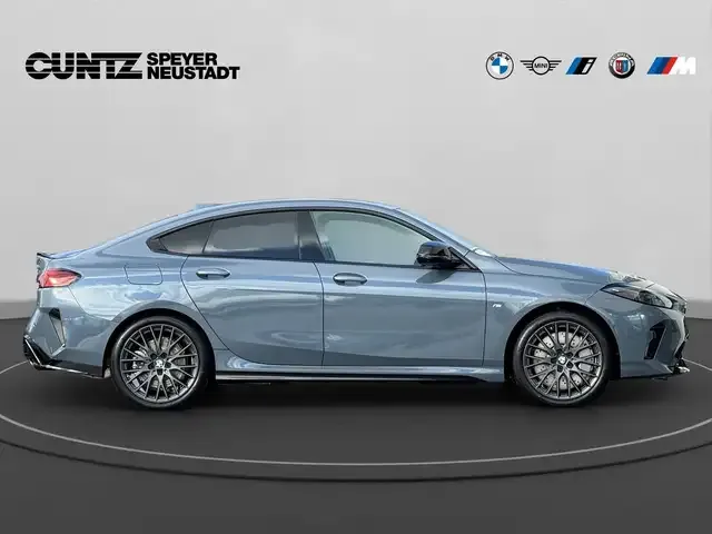 BMW 235