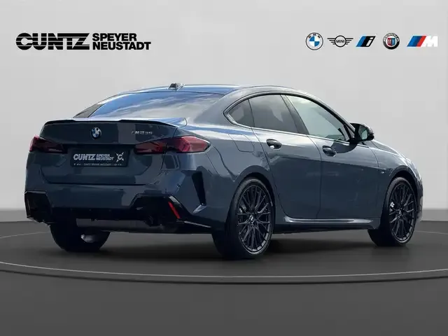 BMW 235