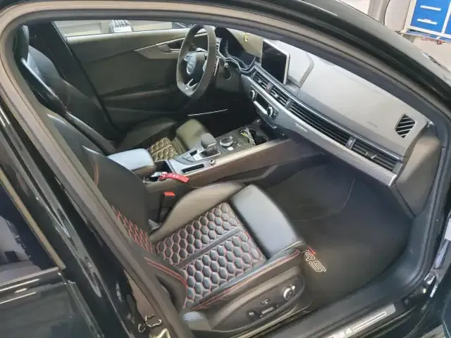 Audi RS4