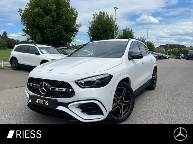 Mercedes-Benz GLA 200