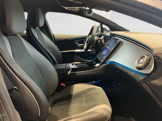 Mercedes-Benz EQE 300