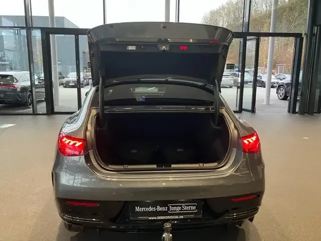 Mercedes-Benz EQE 300