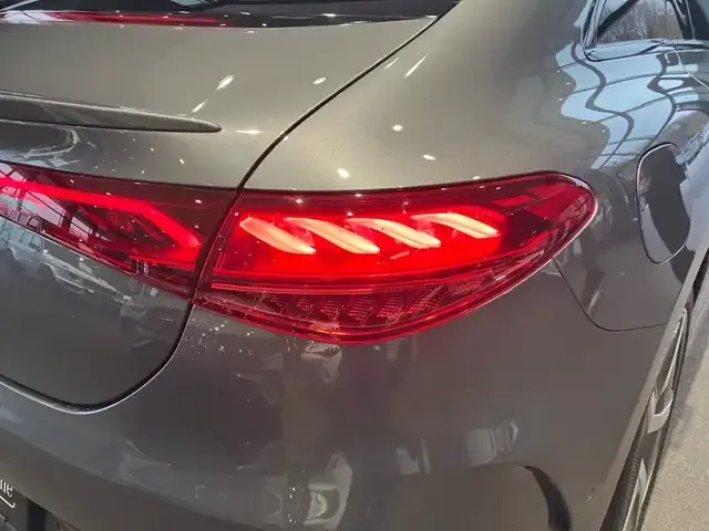 Mercedes-Benz EQE 300