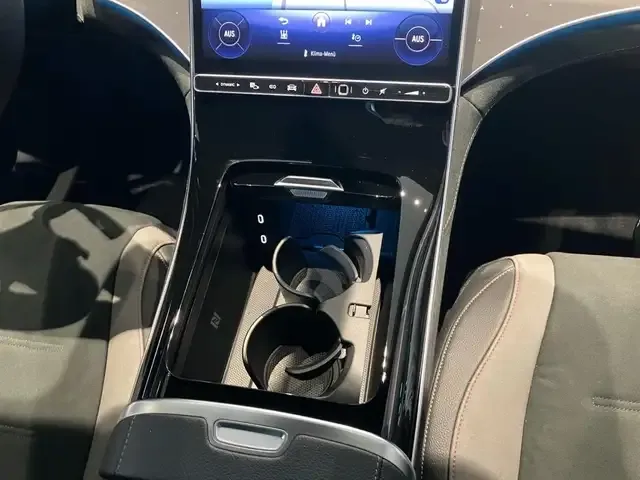 Mercedes-Benz EQE 300