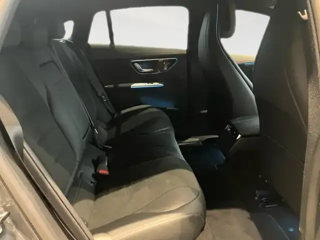 Mercedes-Benz EQE 300