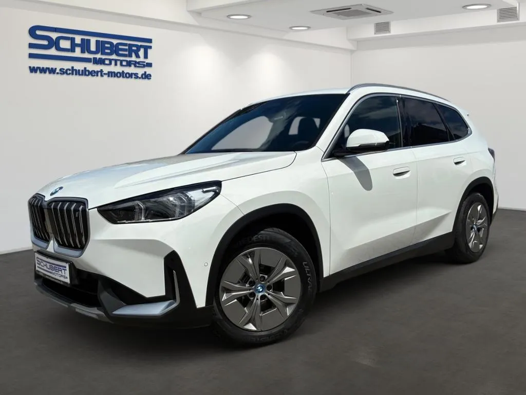 BMW iX1