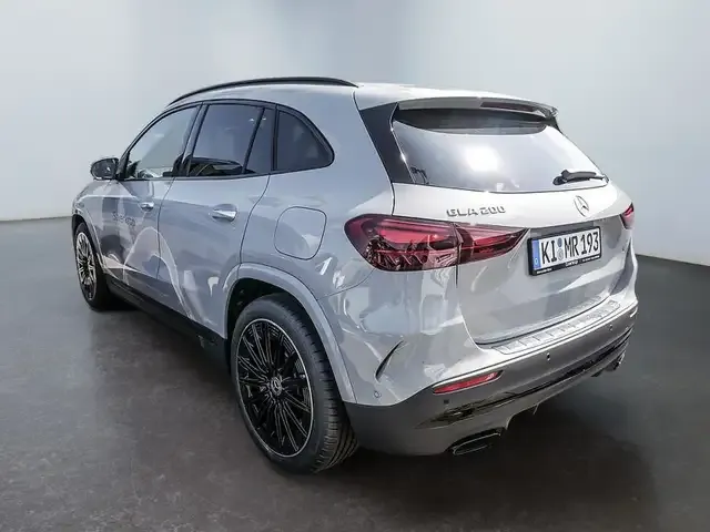 Mercedes-Benz GLA 200