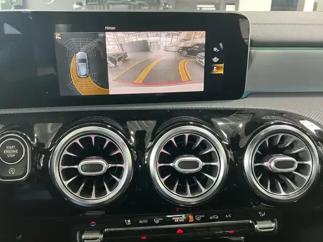 Mercedes-Benz A 220