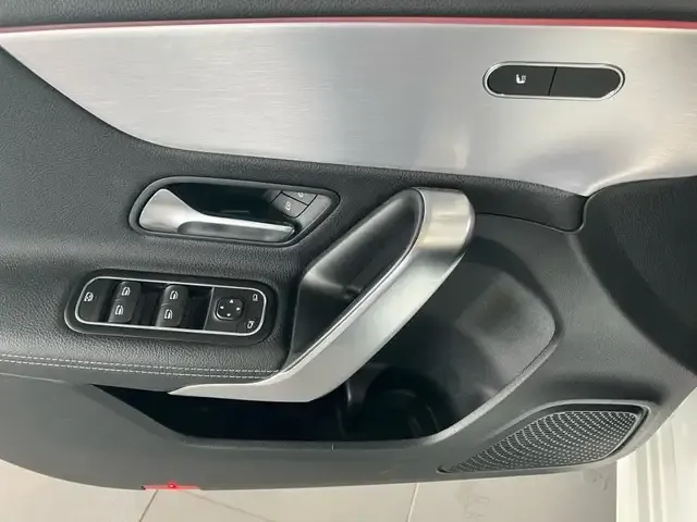 Mercedes-Benz A 220