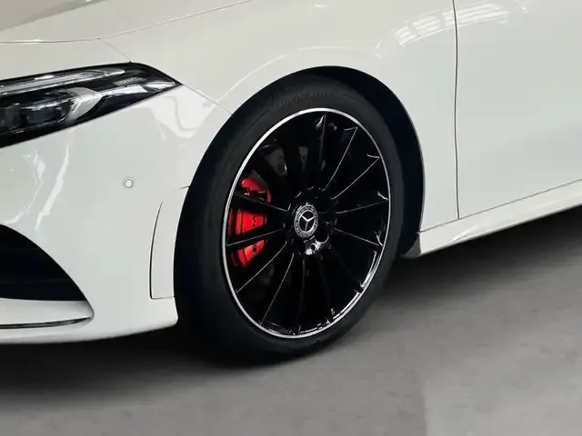 Mercedes-Benz A 220