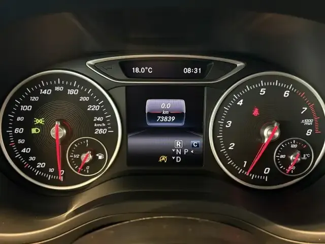 Mercedes-Benz B 180