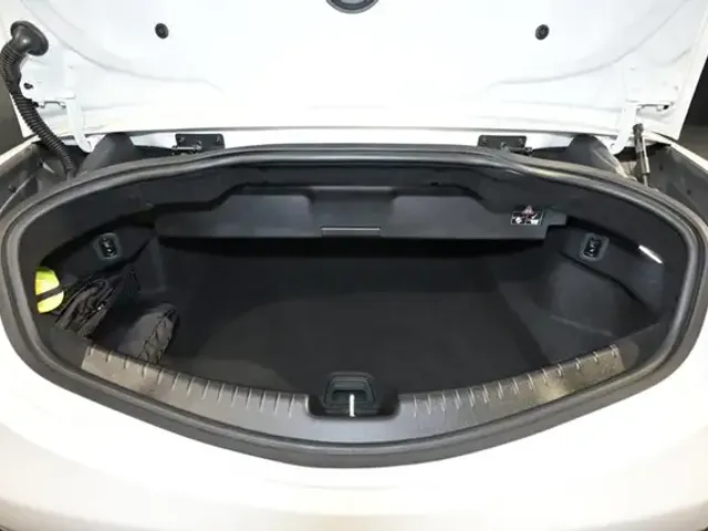 Mercedes-Benz CLE 200