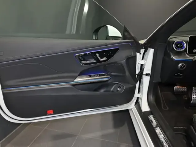 Mercedes-Benz CLE 200