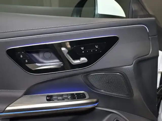 Mercedes-Benz CLE 200