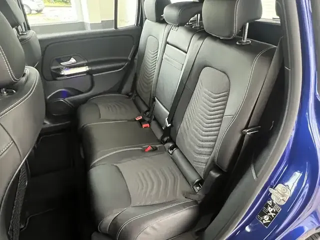 Mercedes-Benz GLB 220