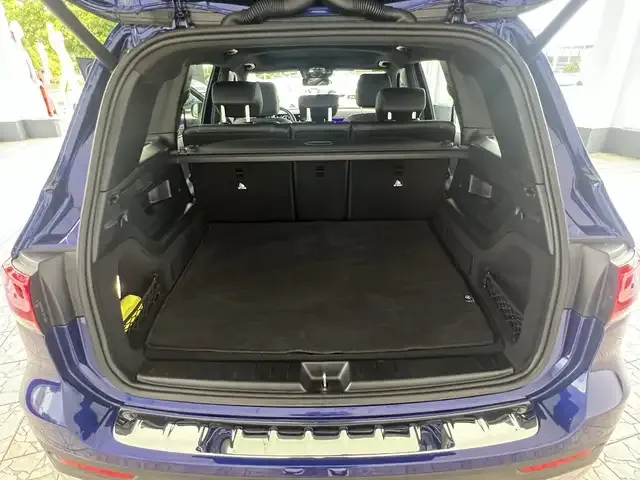 Mercedes-Benz GLB 220