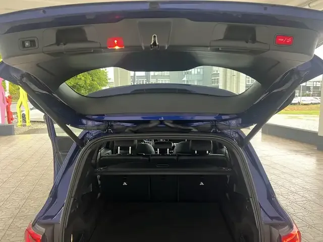 Mercedes-Benz GLB 220